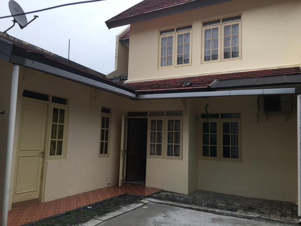 Rumah Dijual di Taman Picadilly Lippo Cikarang